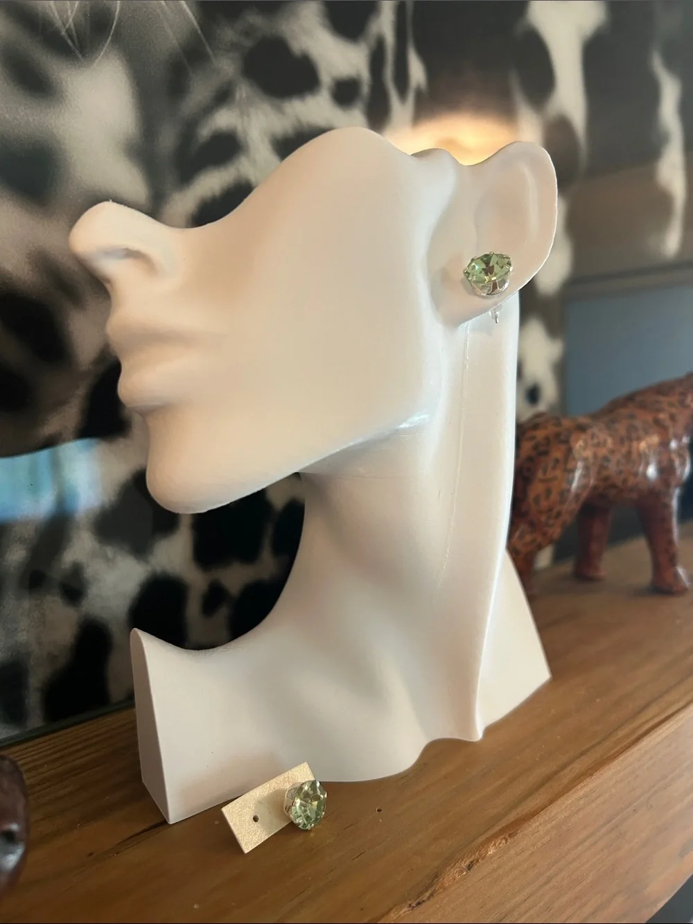 Light Green Crystal Stud Earrings Silver Tone Round (NWOT)
